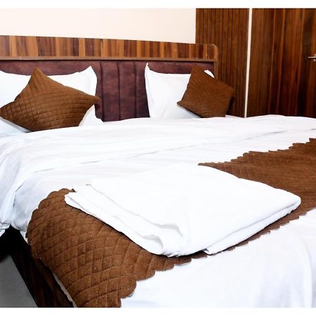 Basāri Tirupati Balaji Inn Bageshwar Dham מראה חיצוני תמונה