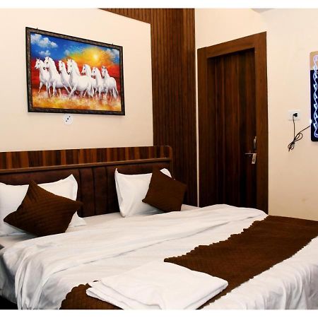 Basāri Tirupati Balaji Inn Bageshwar Dham מראה חיצוני תמונה