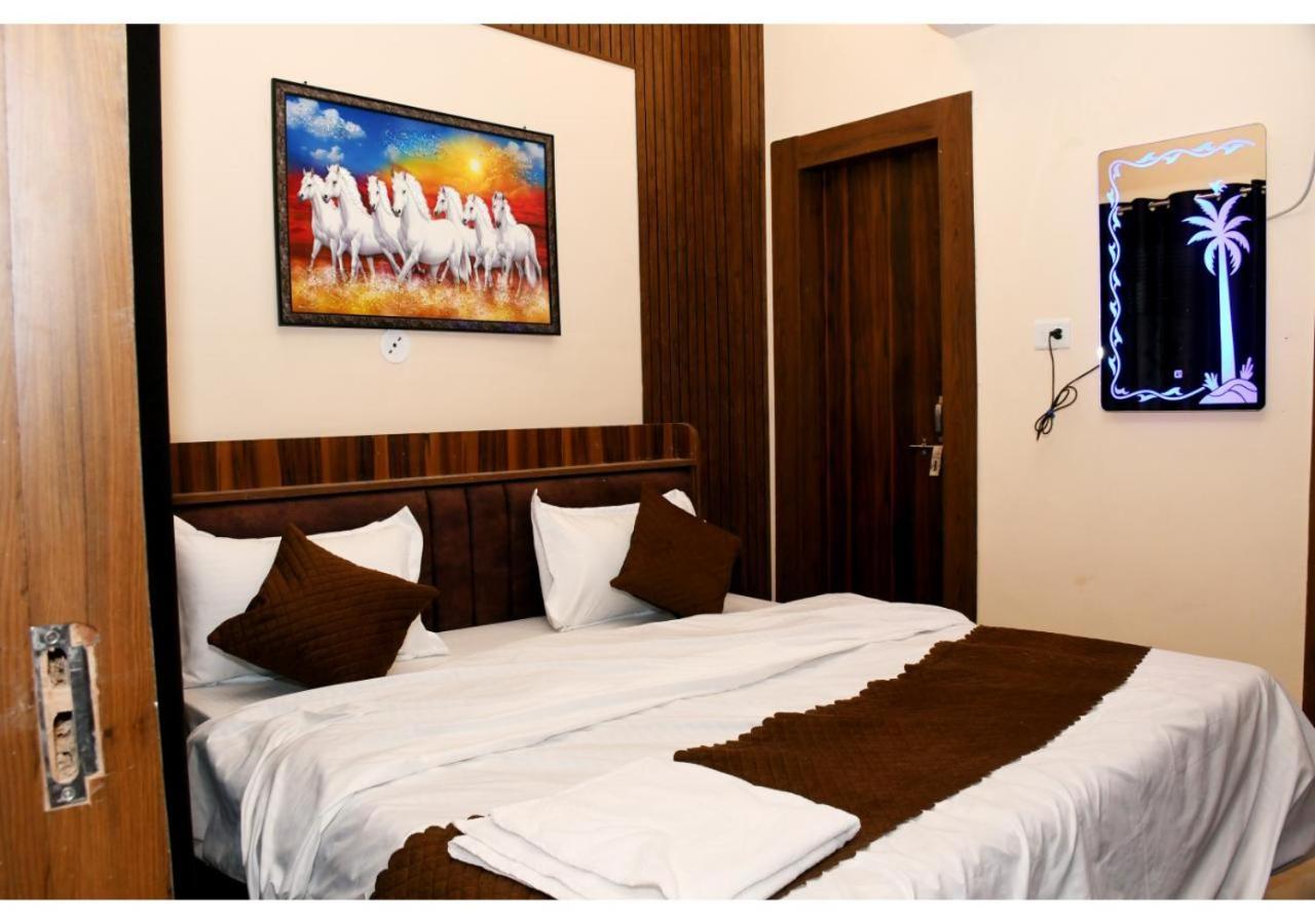 Basāri Tirupati Balaji Inn Bageshwar Dham מראה חיצוני תמונה