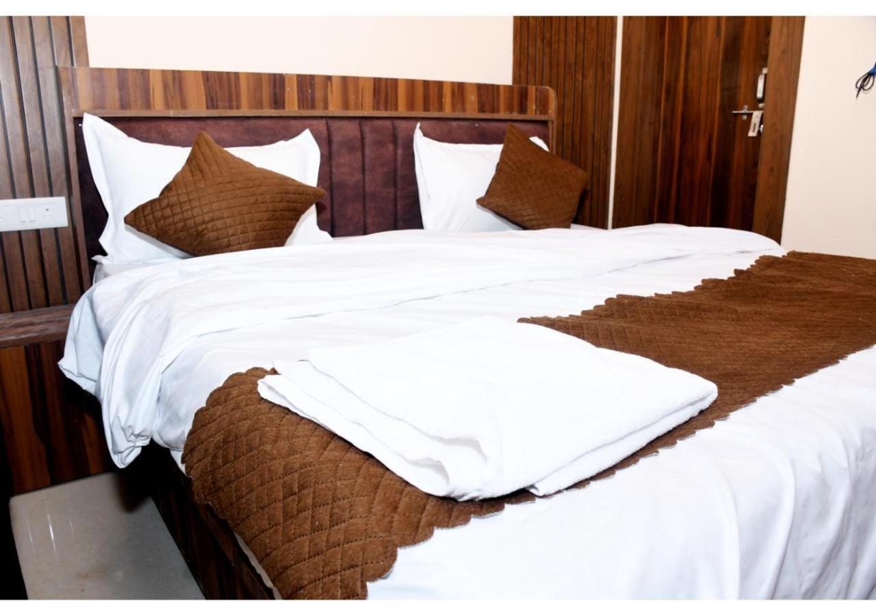 Basāri Tirupati Balaji Inn Bageshwar Dham מראה חיצוני תמונה