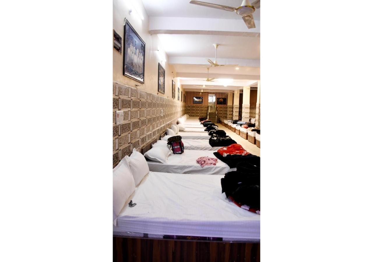 Basāri Tirupati Balaji Inn Bageshwar Dham מראה חיצוני תמונה