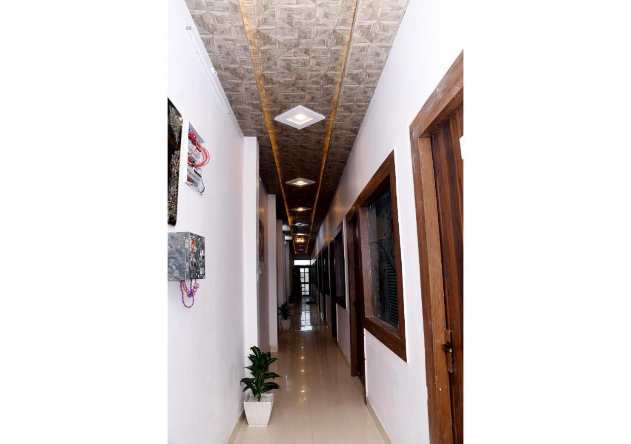 Basāri Tirupati Balaji Inn Bageshwar Dham מראה חיצוני תמונה