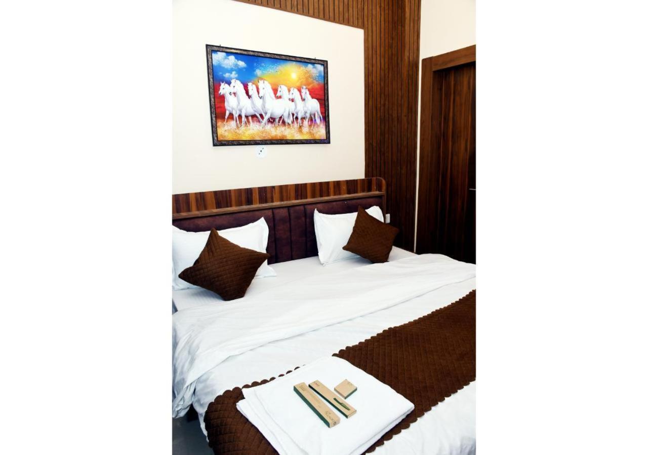 Basāri Tirupati Balaji Inn Bageshwar Dham מראה חיצוני תמונה