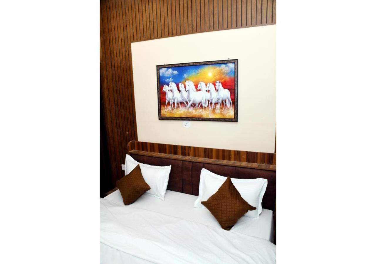 Basāri Tirupati Balaji Inn Bageshwar Dham מראה חיצוני תמונה