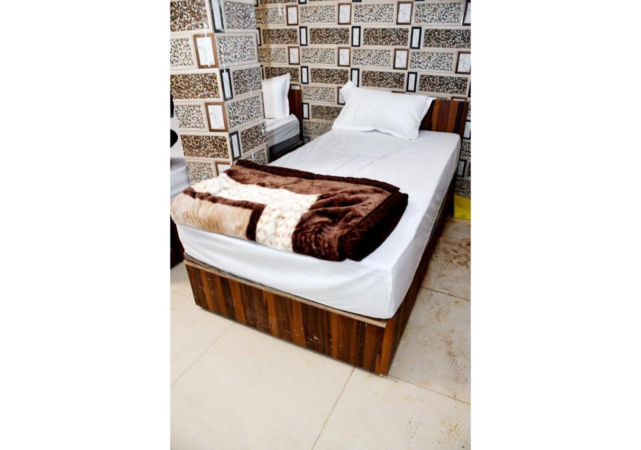 Basāri Tirupati Balaji Inn Bageshwar Dham מראה חיצוני תמונה